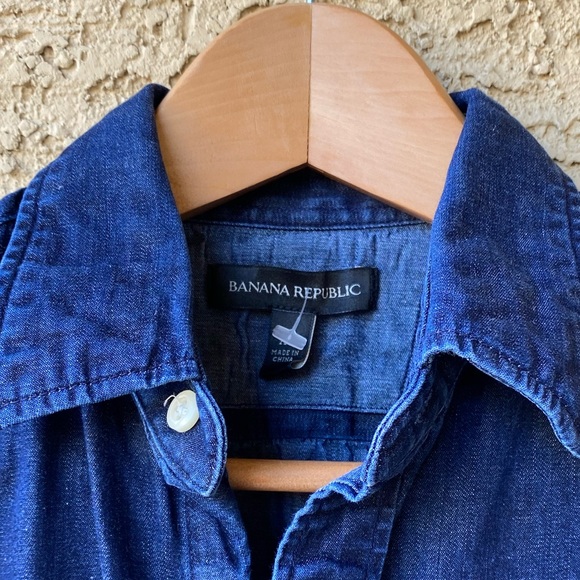 Banana Republic | Chambray Button Down Shirt - Picture 2 of 3